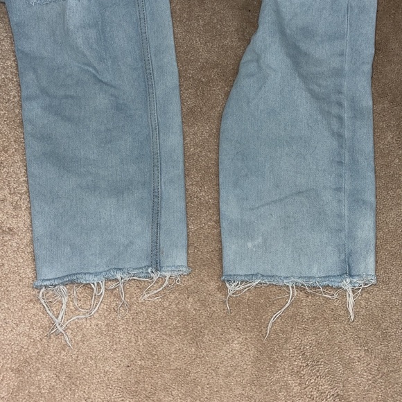 H&M DIVIDED RIPPED HIGH RISE MOM JEANS DISTRESSES SIZE 8 - Picture 6 of 7